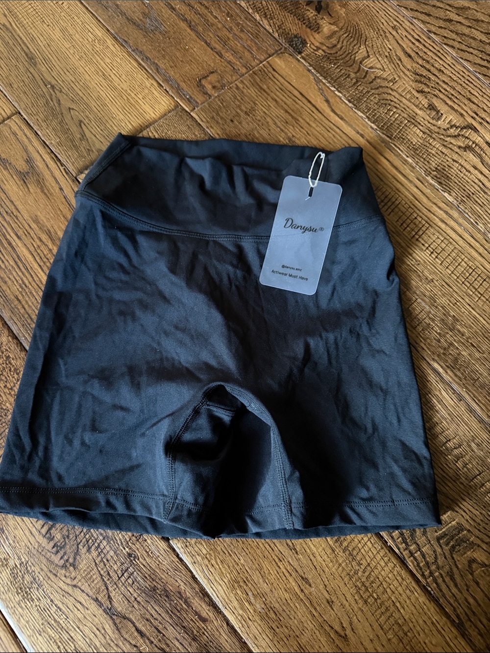NWT DANYSU Black High-Waist Active Short Size Small